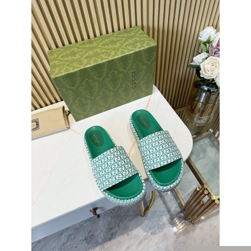 G*u*i slippers